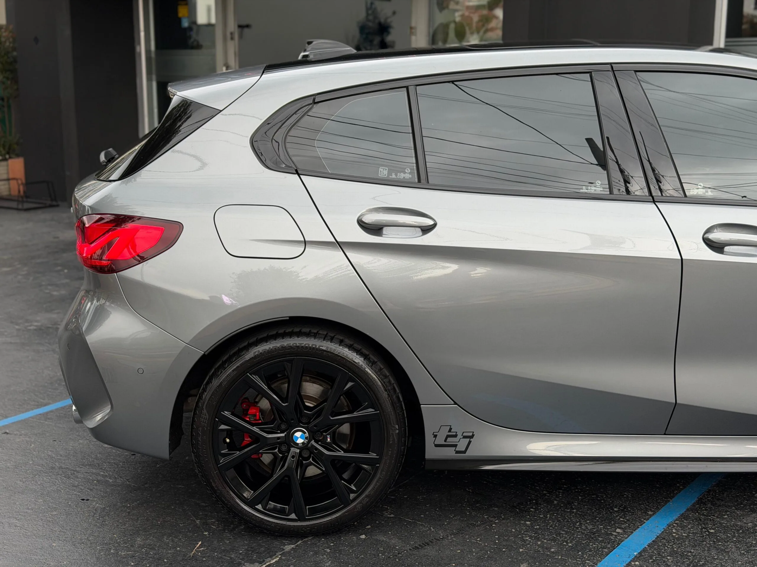 c305af50-f810-4bd2-8888-ba25ac44b870