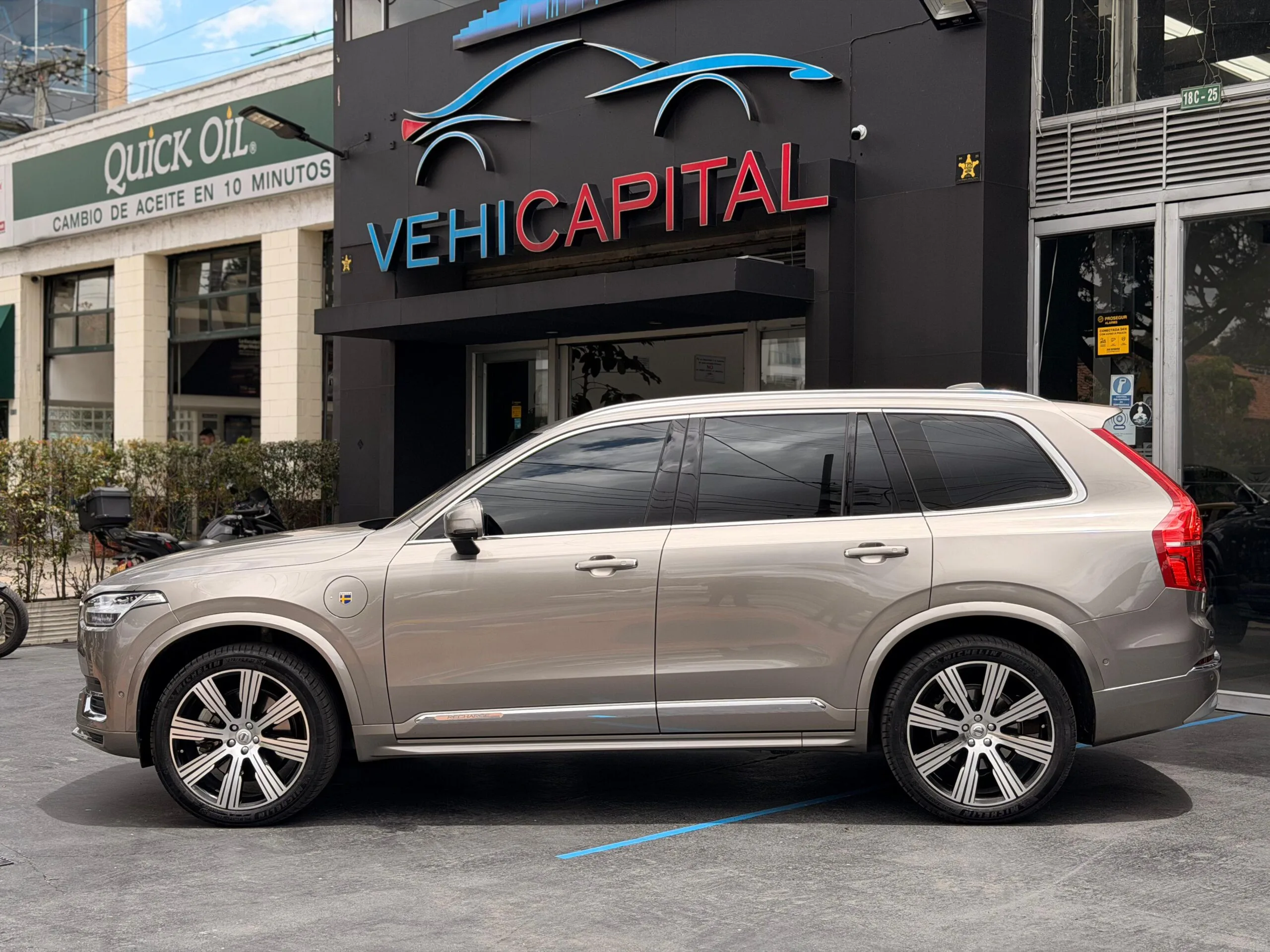 8272b2fc-5ce1-452f-b1b9-0a4379e9cb56