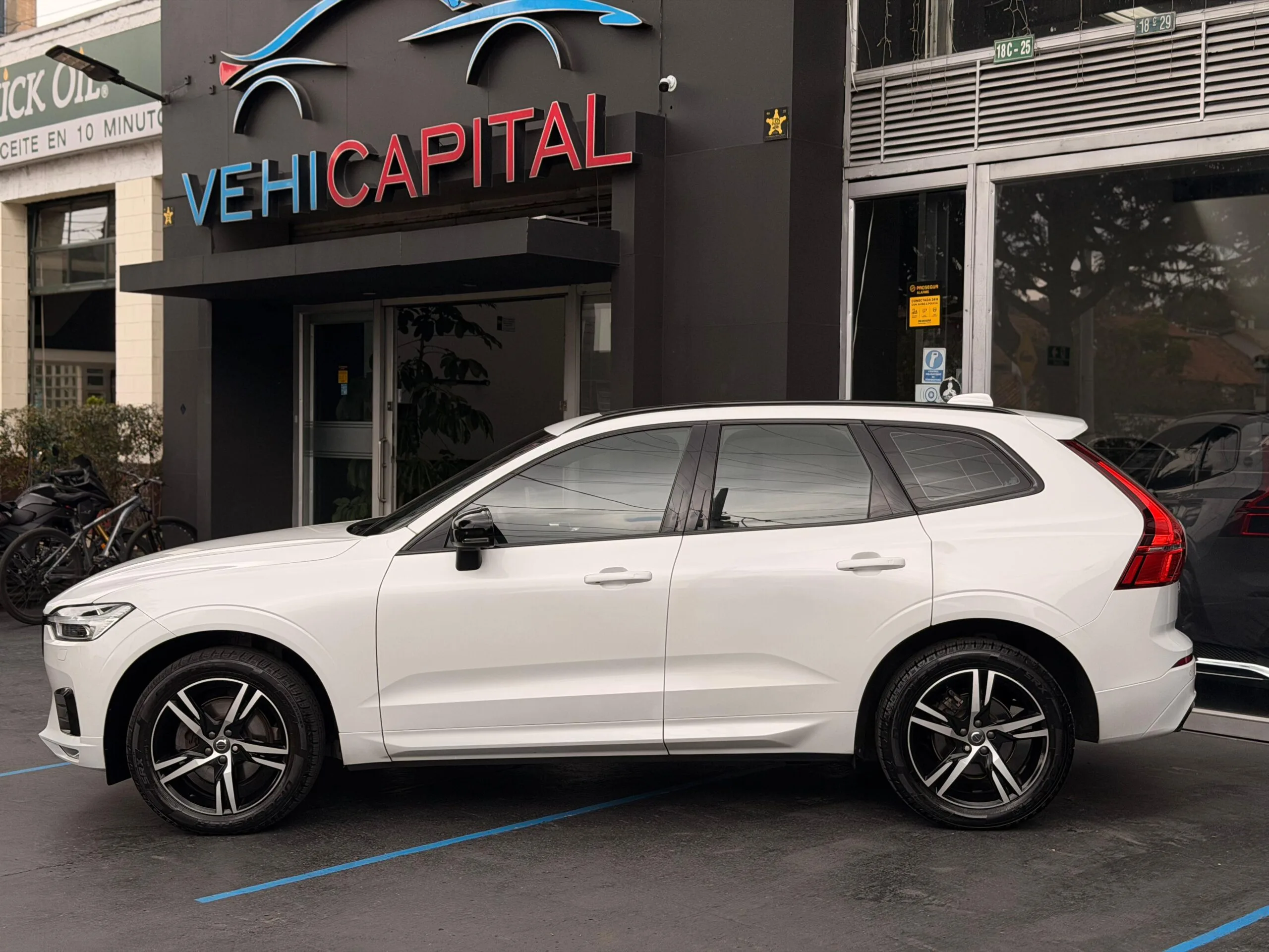 8e41e15a-3768-40f7-be01-1e92f0521880