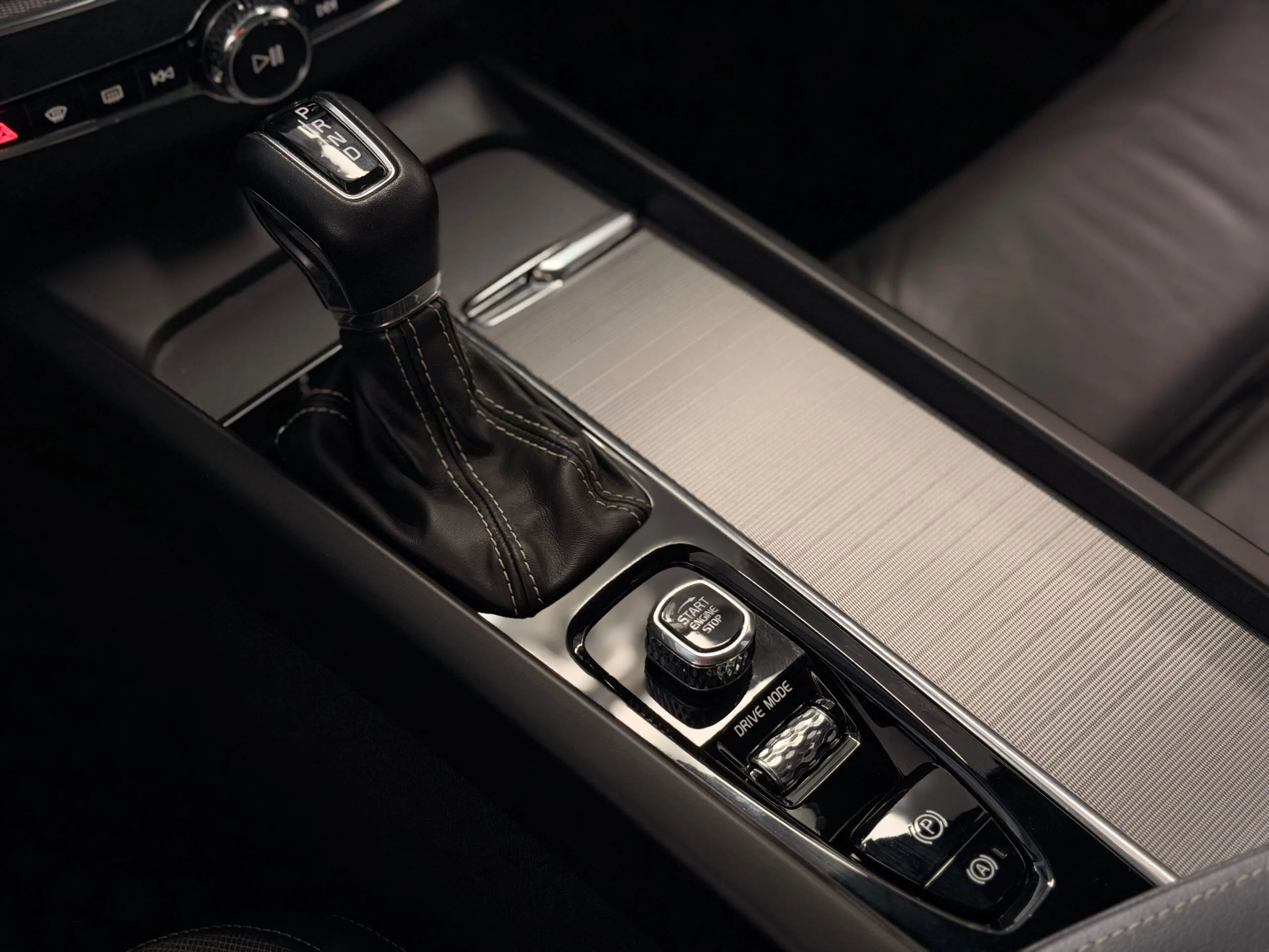 a04983c9-b5d9-48df-950d-1712de51fe86