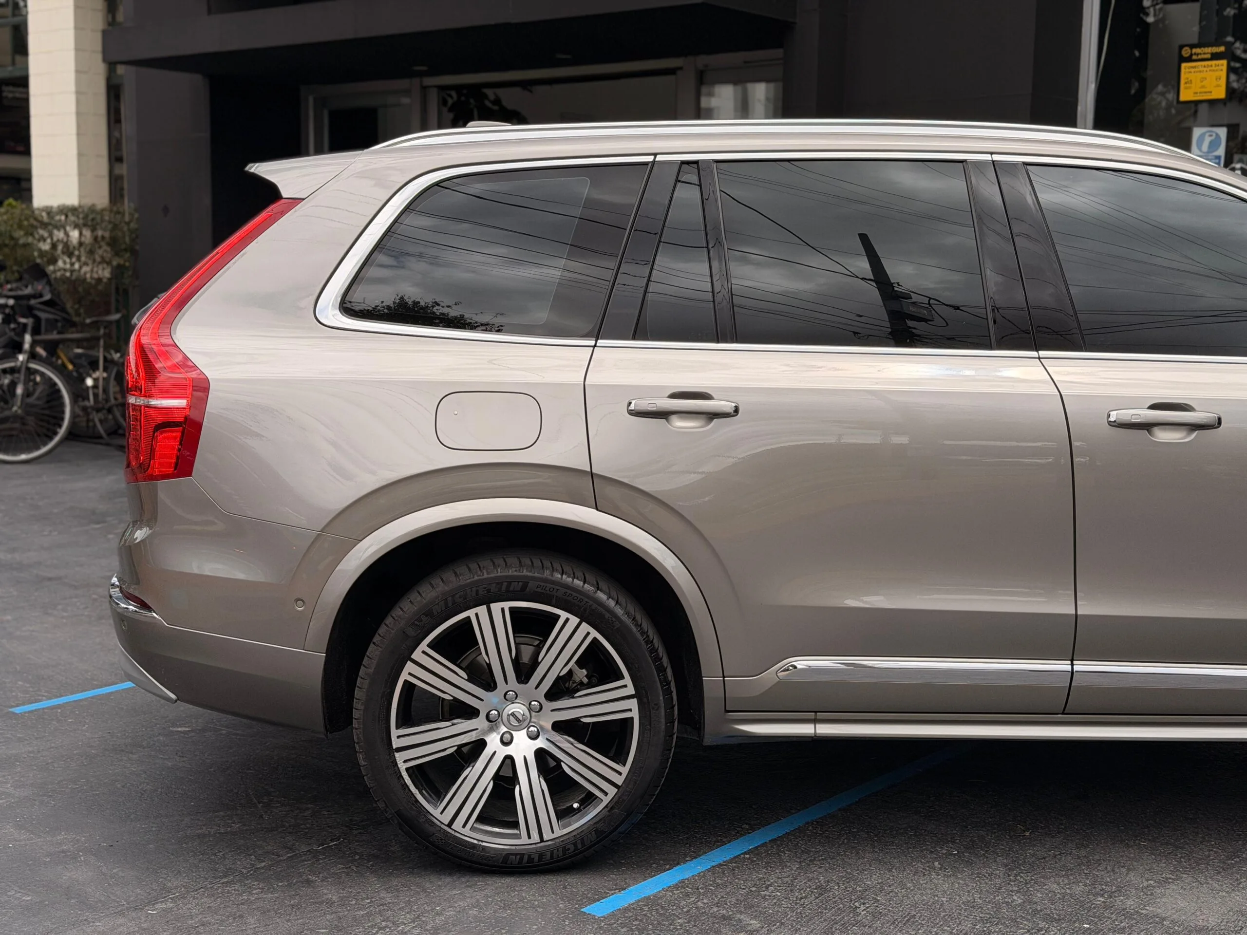 c73e77c1-faed-4c04-81a0-905b561d77d5