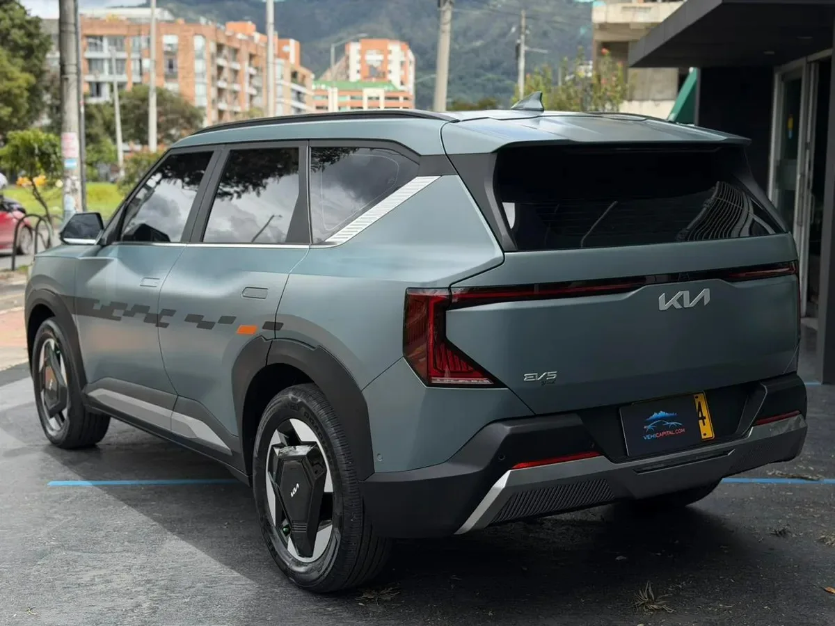 02217293-c322-41d0-8d17-a851f4d89f8c