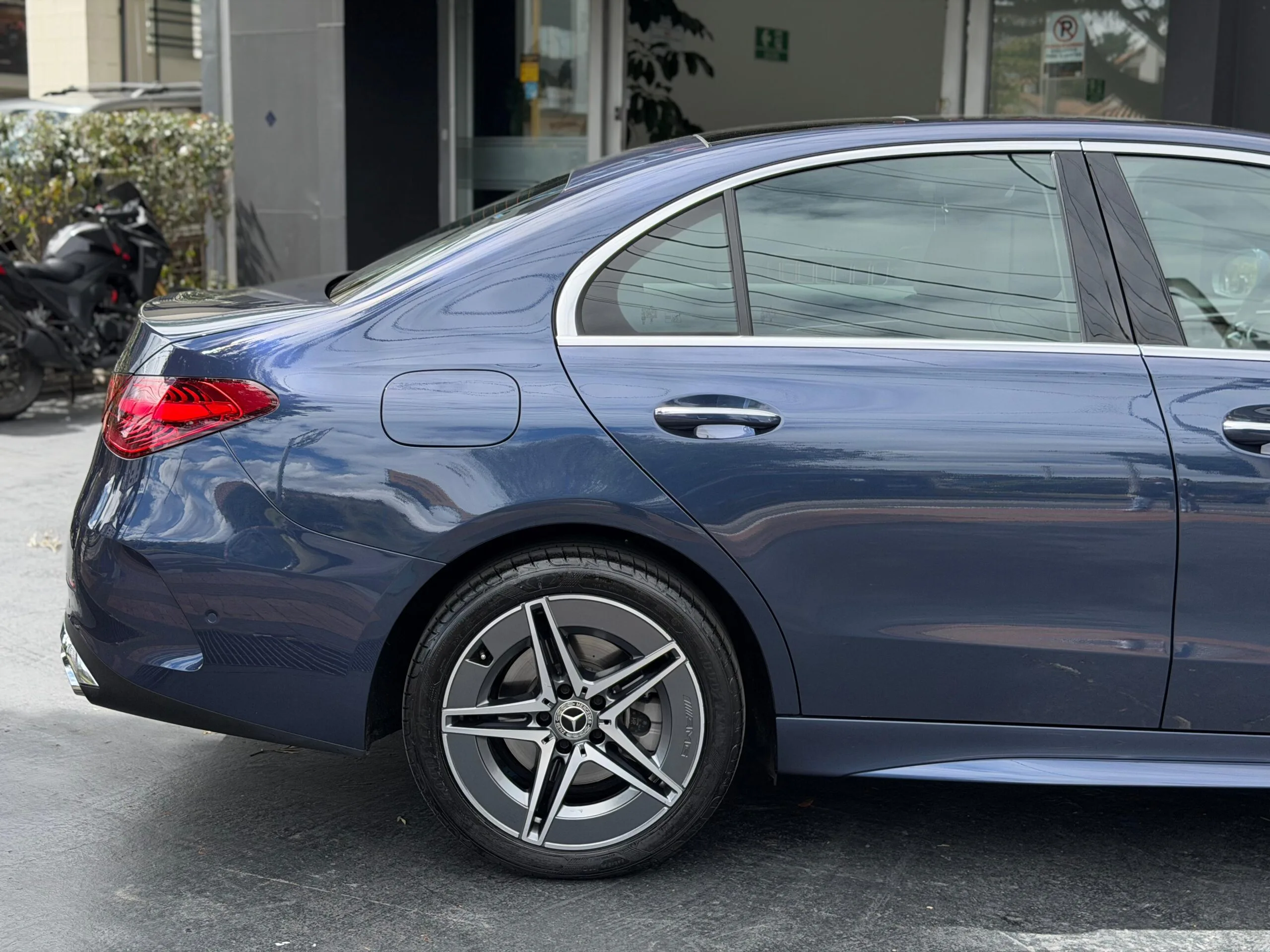 3deabf7b-83f5-4f5b-a6e1-9845a117c956