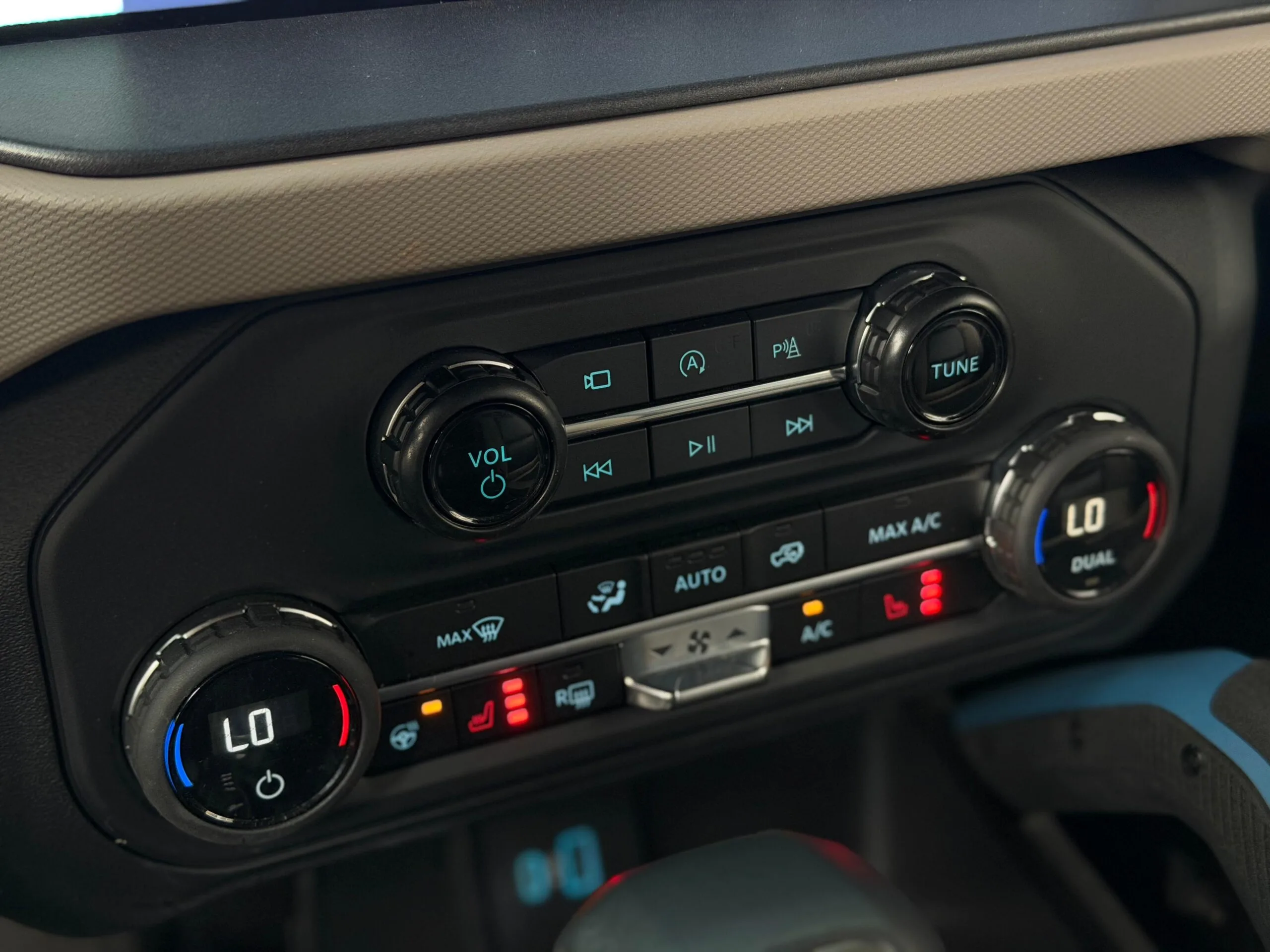 e8969c9f-5f80-40e7-8031-259fd2413084