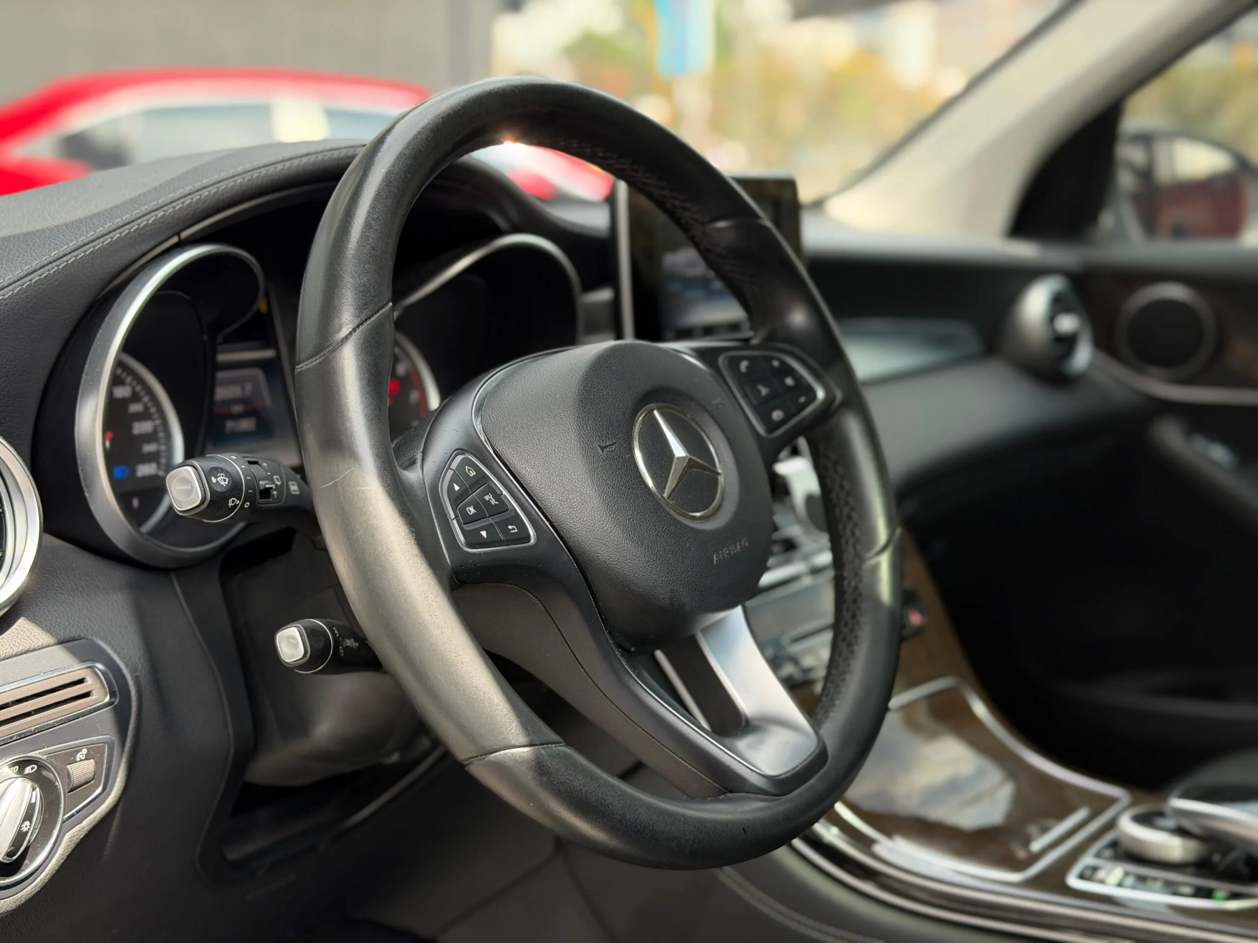 ebf67b36-d4c8-4cf1-b3f1-81bbe44bfda2