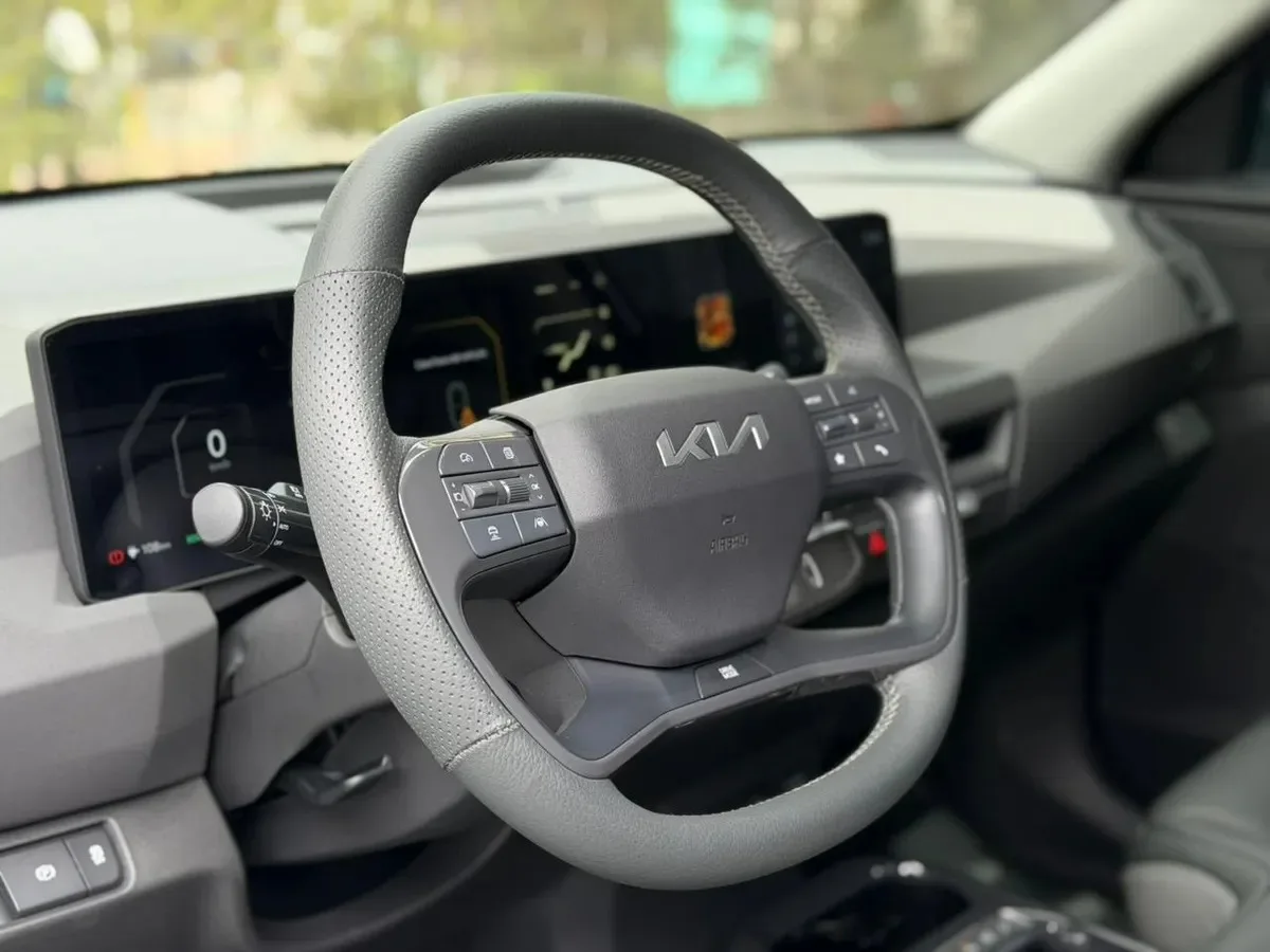 ee4a17bb-6b5a-4a27-bf08-5cb6e5f1121d